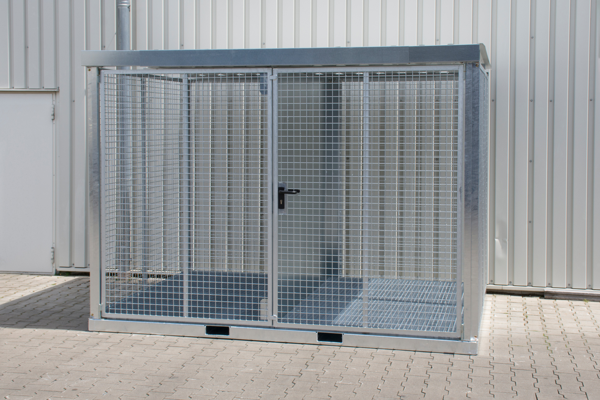 Gasflaschen-Container Typ GFC-E/G feuerverzinkt mit Zubehör